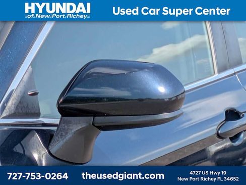 Used 2018 Toyota Camry LE FWD image 11