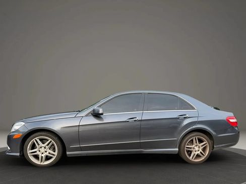 Used 2011 Mercedes-Benz E 550 4MATIC Sedan image 8