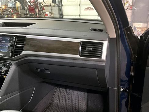 Used 2022 Volkswagen Atlas SE image 35