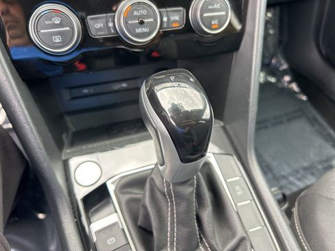 Used 2024 Volkswagen Taos SE image 13