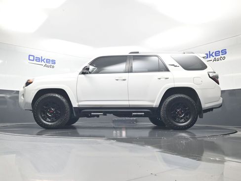 Used 2018 Toyota 4Runner TRD Off-Road Premium image 44