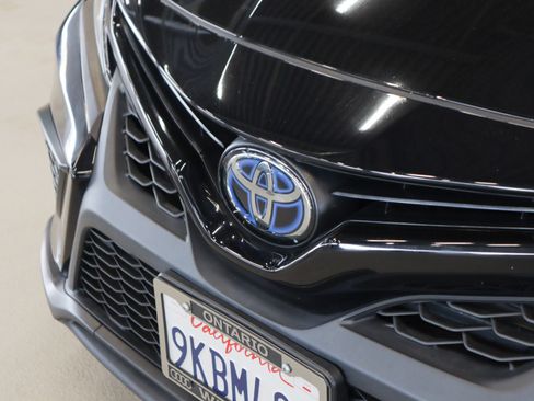 Used 2022 Toyota Camry SE image 25