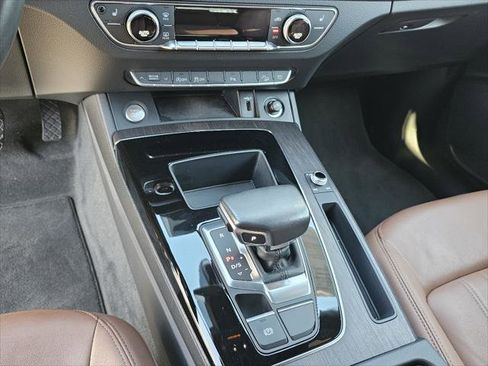 Used 2022 Audi Q5 2.0T Premium w/ Convenience Package image 11