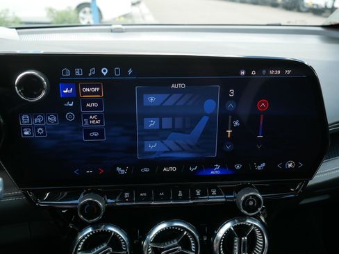 Used 2024 Chevrolet Blazer EV LT AWD/4WD image 23