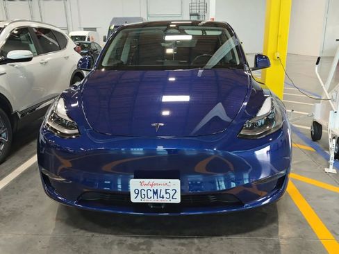 Used 2023 Tesla Model Y Performance AWD/4WD image 1