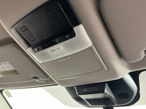 Used 2025 Nissan Rogue SV FWD image 26