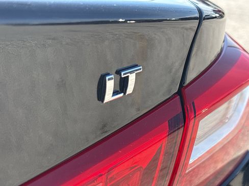 Used 2025 Chevrolet Malibu LT FWD image 8