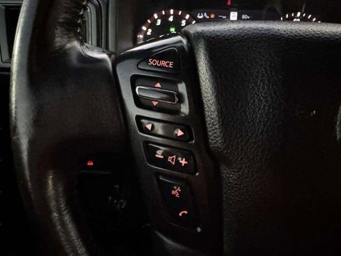 Used 2021 Nissan Titan PRO-4X w/ Pro-4x Convenience Package image 27