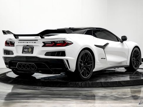 Used 2025 Chevrolet Corvette Z06 w/ Z07 Performance Package RWD image 20