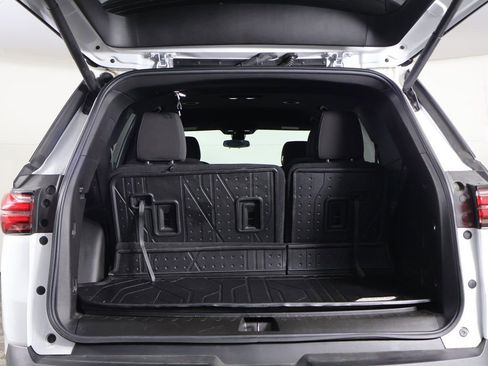 Used 2023 Chevrolet Traverse LT w/ LPO, Floor Liner Package image 20