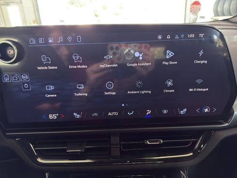 New 2026 Chevrolet Equinox EV RS image 13