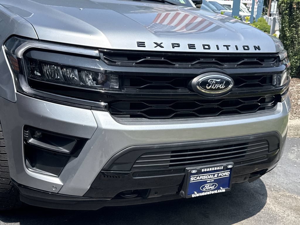 Used 2022 Ford Expedition Limited AWD/4WD image 8