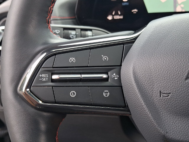 Certified 2025 Chevrolet Traverse RS FWD image 22
