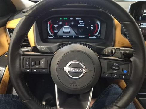 Used 2022 Nissan Rogue Platinum w/ Head-Up Display Package AWD/4WD image 13