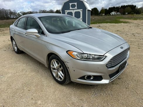 Used 2013 Ford Fusion SE FWD image 4
