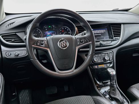 Used 2022 Buick Encore Preferred w/ Safety Package FWD image 18