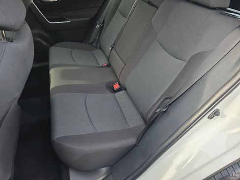 Used 2025 Toyota RAV4 XLE image 19