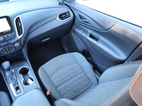 Used 2022 Chevrolet Equinox LT image 18