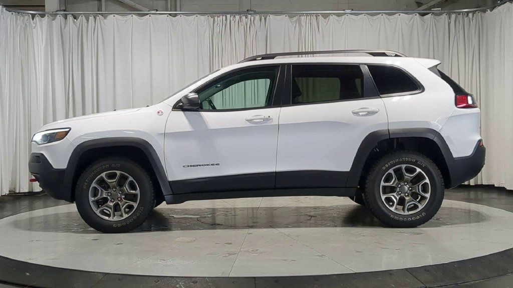Used 2020 Jeep Cherokee Trailhawk w/ Cold Weather Group AWD/4WD image 6