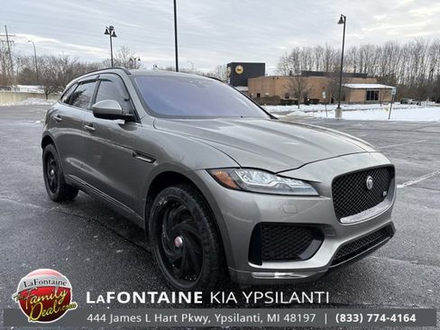 Used 2018 Jaguar F-PACE S image 7