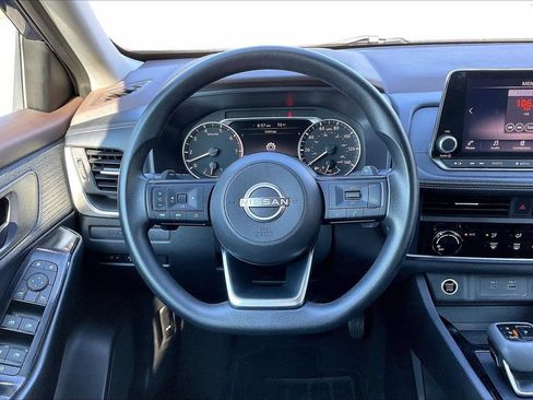 Used 2023 Nissan Rogue S FWD image 10