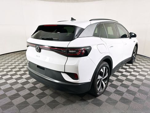 Used 2023 Volkswagen ID.4 Pro image 3