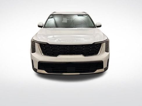 Certified 2025 Kia Sorento S AWD/4WD image 2