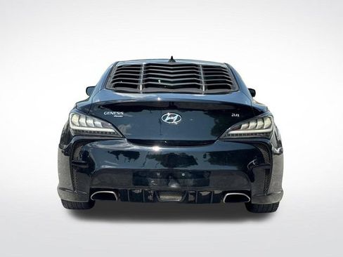 Used 2015 Hyundai Genesis 3.8 RWD image 4