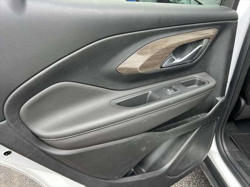 Used 2022 GMC Terrain Denali w/ Denali Premium Package AWD/4WD image 12