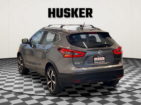 Used 2022 Nissan Rogue Sport SL image 5
