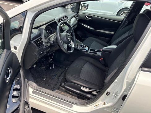 Used 2018 Nissan Leaf SV FWD image 12