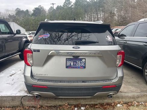 Used 2021 Ford Explorer Limited w/ Equipment Group 301A image 7