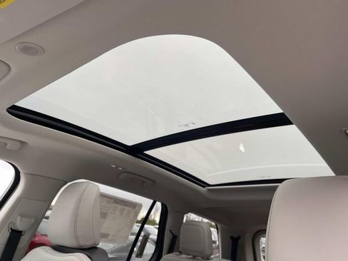 New 2026 Lincoln Aviator AWD image 24