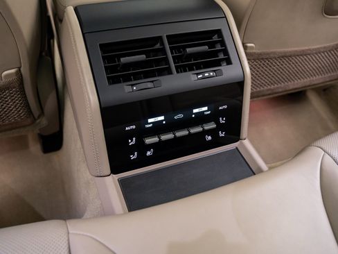 Certified 2024 Porsche Panamera 4 image 19