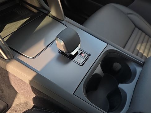 New 2025 Land Rover Discovery Sport Dynamic SE image 13