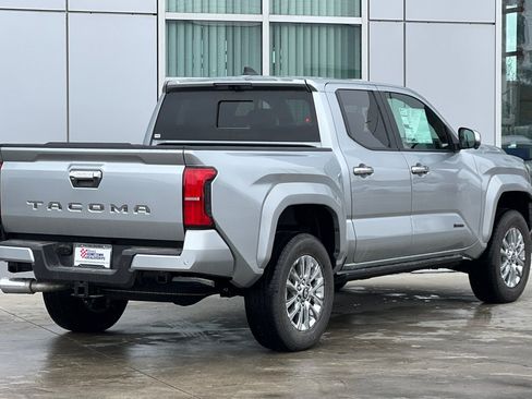Used 2024 Toyota Tacoma Limited w/ Limited Package (LT) AWD/4WD image 4
