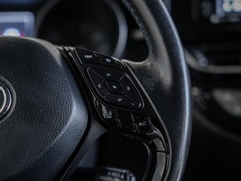 Used 2018 Toyota C-HR XLE image 25