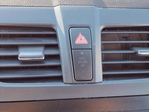 Used 2013 Suzuki SX4 Premium image 18