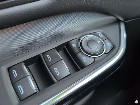 Used 2023 Cadillac XT4 Premium Luxury image 17