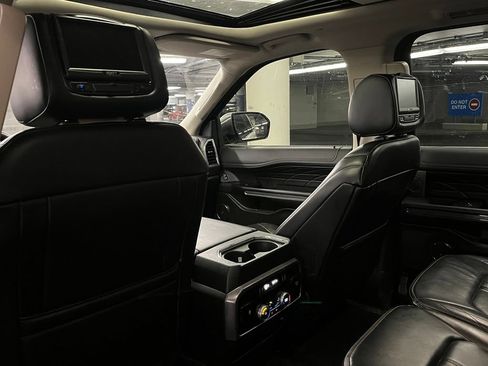Used 2019 Ford Expedition Max Platinum AWD/4WD image 26