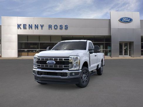New 2025 Ford F350 XLT image 3
