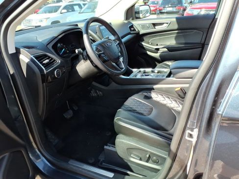 Used 2024 Ford Edge Titanium AWD/4WD image 9