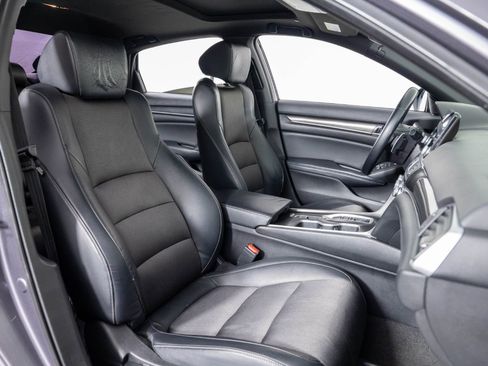 Used 2018 Honda Accord Sport image 28