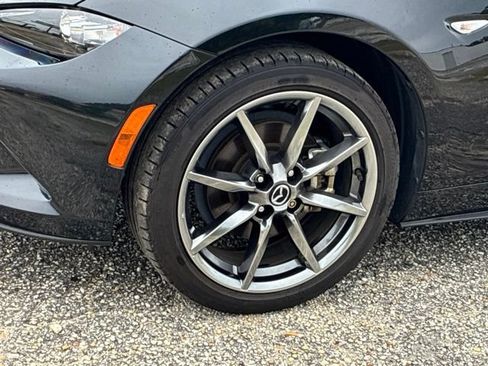 Used 2021 MAZDA MX-5 Miata RF Grand Touring RWD image 11