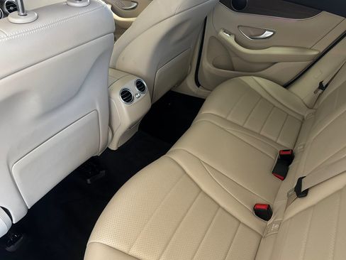 Used 2022 Mercedes-Benz GLC 300 4MATIC image 27
