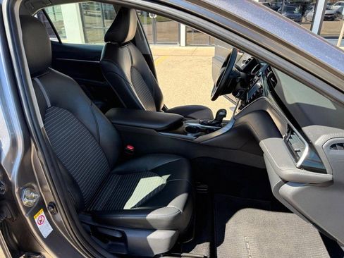Used 2018 Toyota Camry SE image 15