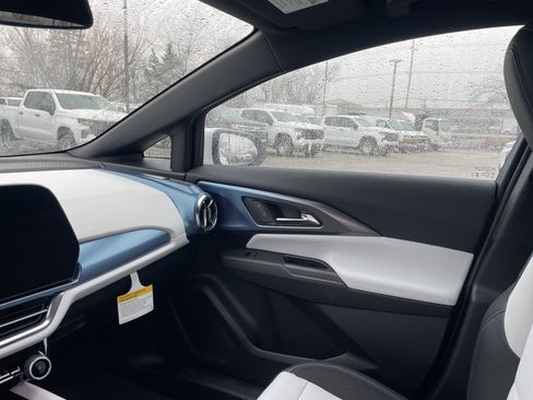 New 2026 Chevrolet Equinox EV LT FWD image 24