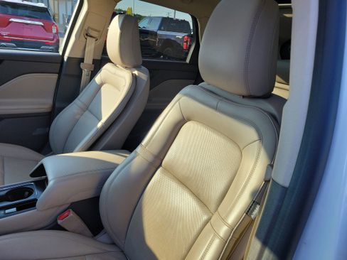 Used 2022 Lincoln Corsair AWD w/ Premium Package image 19