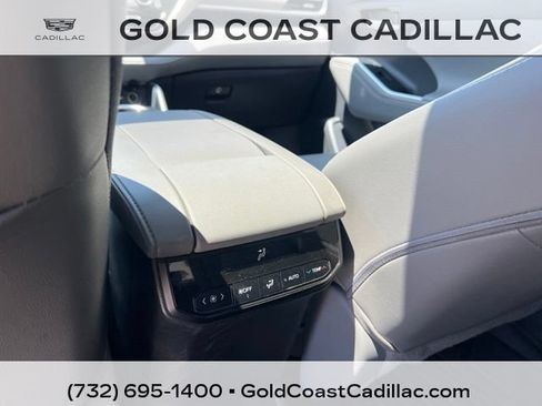 Used 2021 Toyota Highlander XLE AWD/4WD image 15