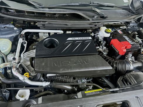 Used 2023 Nissan Rogue S image 31